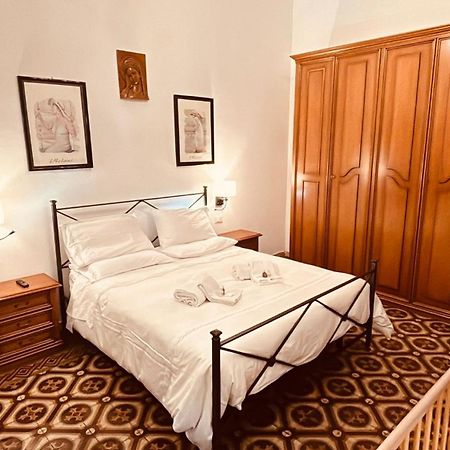 Appartamento Retro-Chic In ลาสเปเซีย ภายนอก รูปภาพ