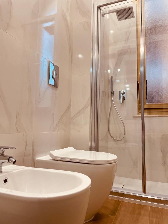 Appartamento Retro-Chic In ลาสเปเซีย ภายนอก รูปภาพ